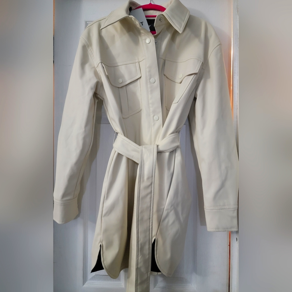 😍NWT Faux Leather Jacket with Belt (size S)